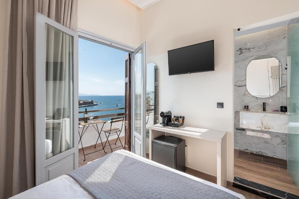 Amphitrite Hotel — 2