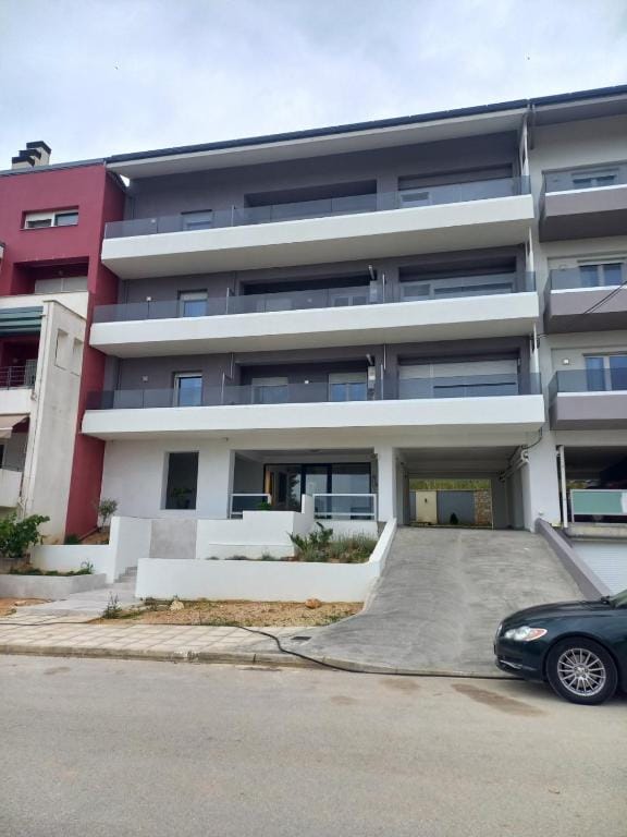 AAA Luxury Residences — 5