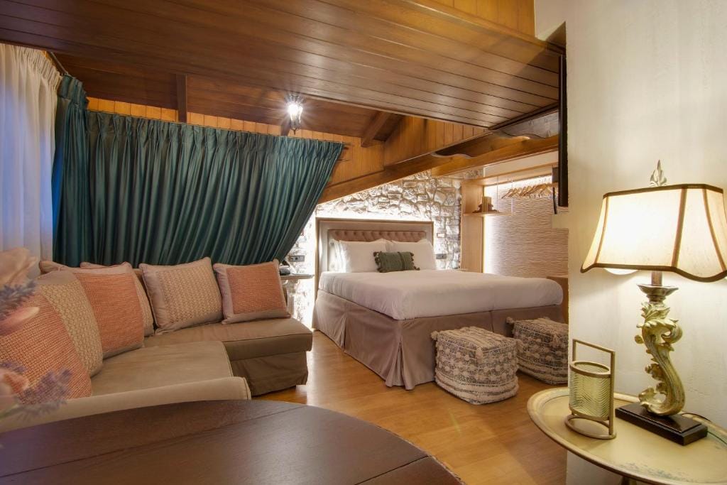 ARCHONTARIKI Historic Boutique Hotel — 2