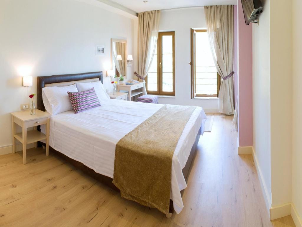 Arktos Hotel — 2