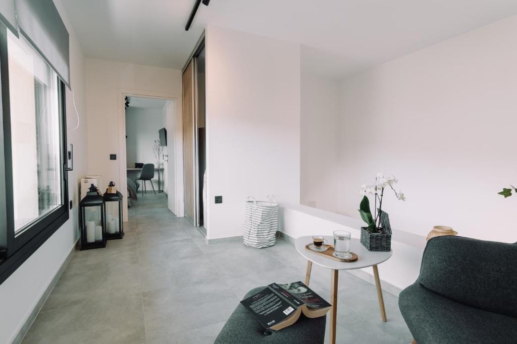 Comninon Suites — 5