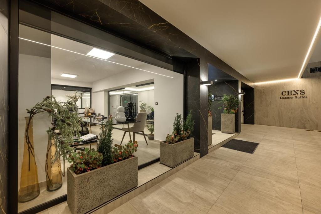Gold Suites — 2
