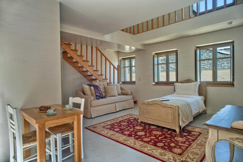 Haones Suites — 2