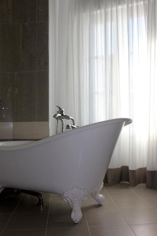 Hotel Metropolis — 3