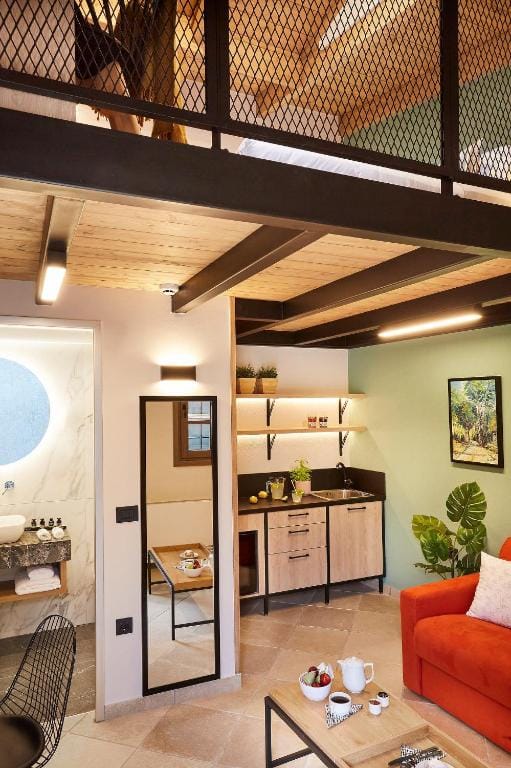 IALNA Boutique Hotel — 4