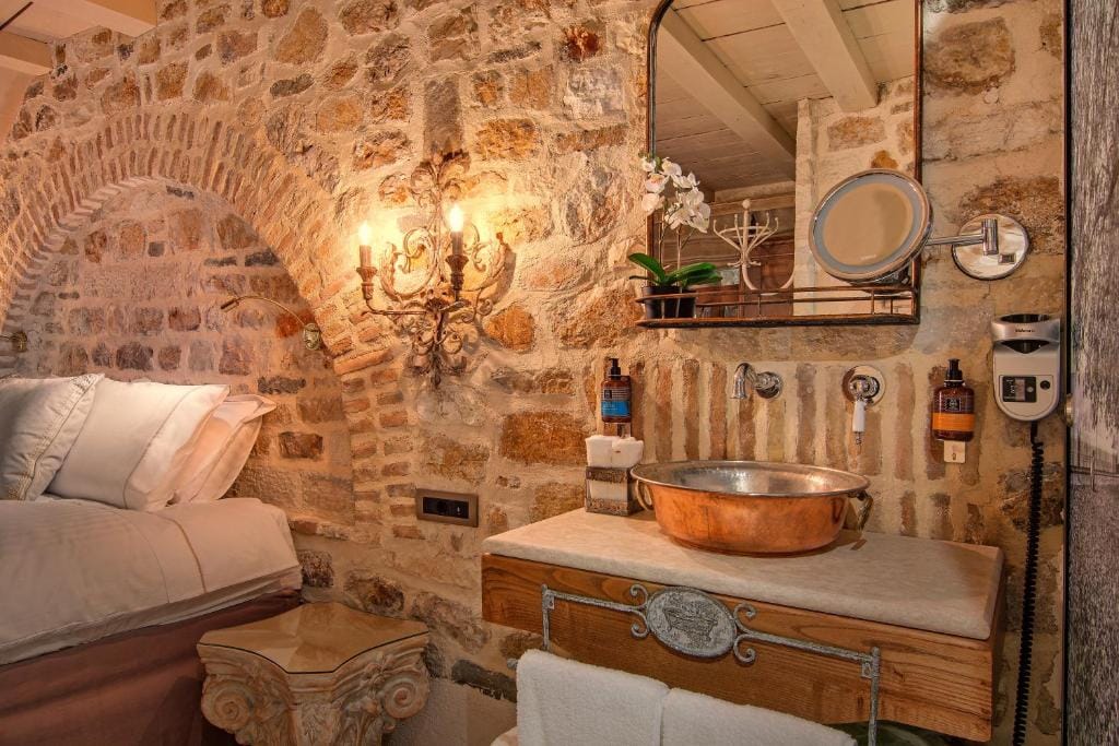 KAMARES Historic Boutique Hotel & Spa — 3