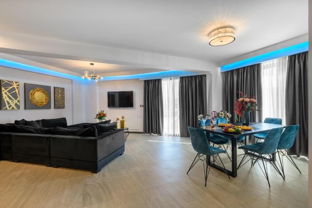 Platinum Suites — 3