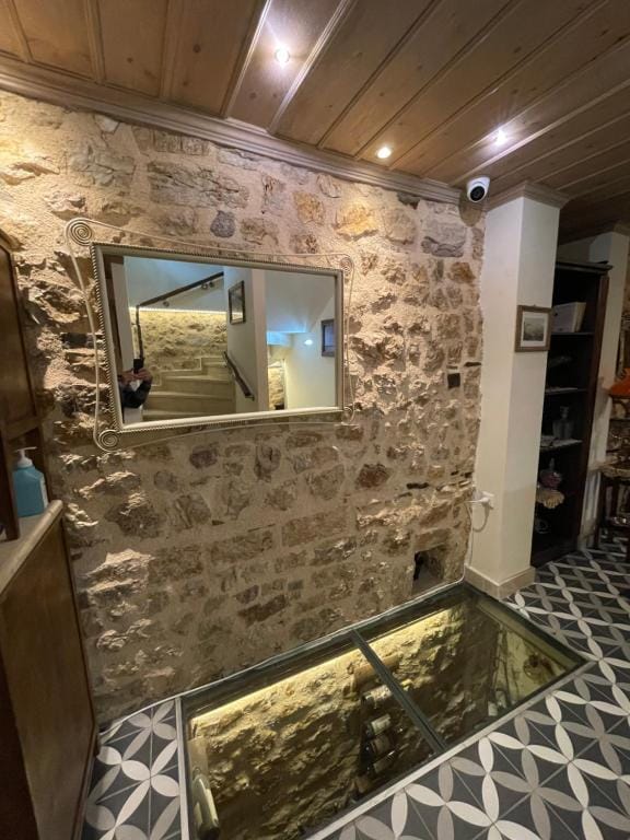 VIRSA BOUTIQUE ROOMS — 3