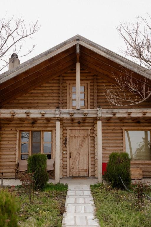 Hyades Mountain Resort — 1