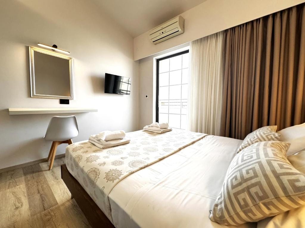 Elina Hotel Apartments — 2