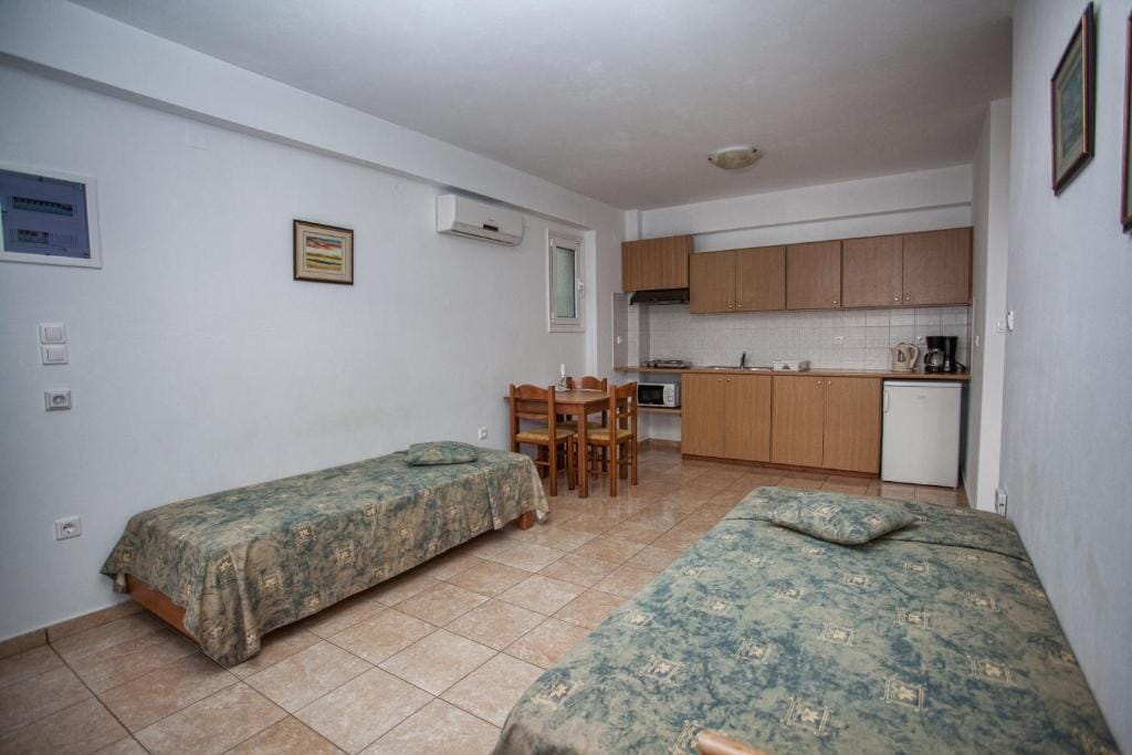 Ilian Beach & Apartments — 4