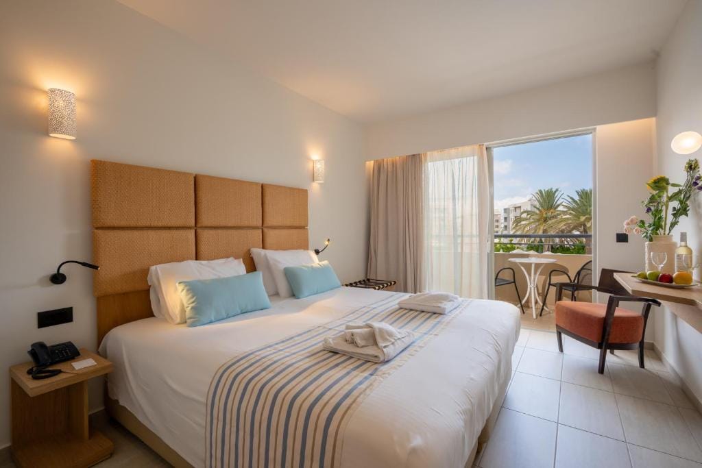 Minos Hotel — 4