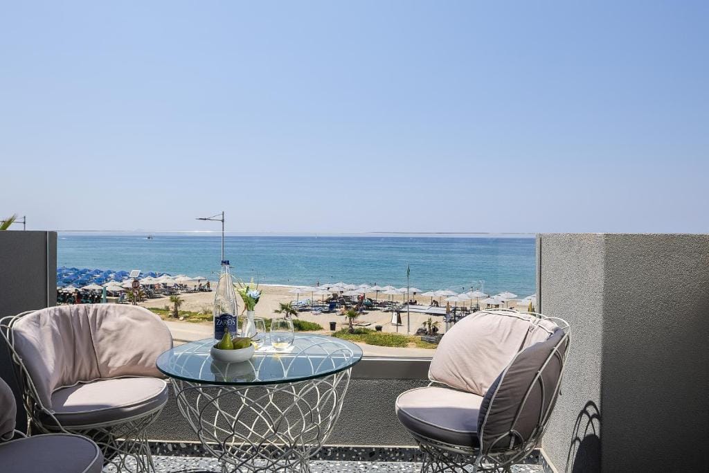 Pearl SeaBreeze Suites — 4