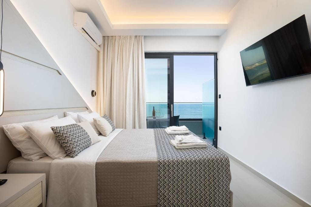 Poseidon Hotel — 3