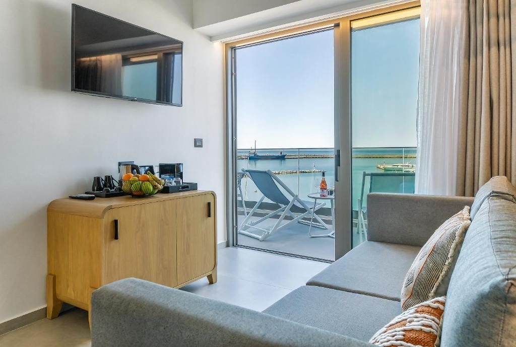 SAVUS Boutique Hotel — 3