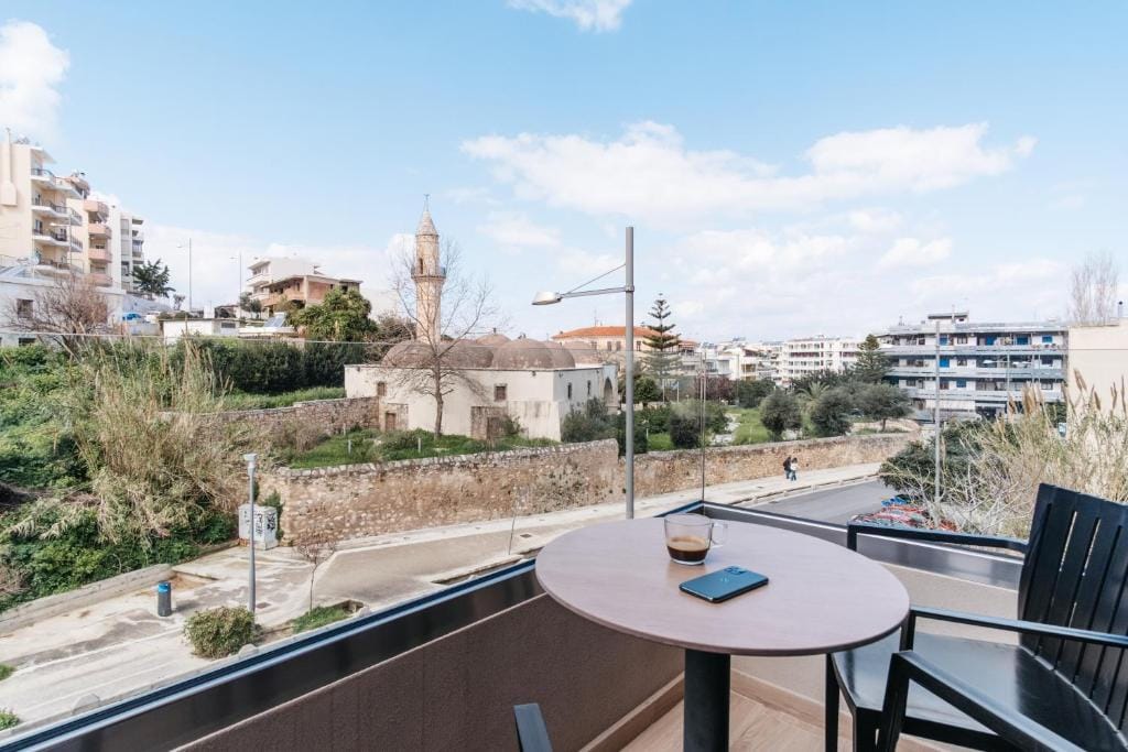 The City Hotel & Suites — 5